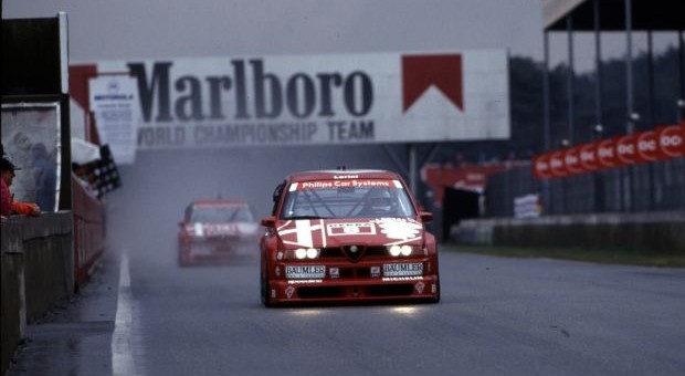 Alfa Romeo 155 V6 Ti DTM stars on the Zandvoort circuit