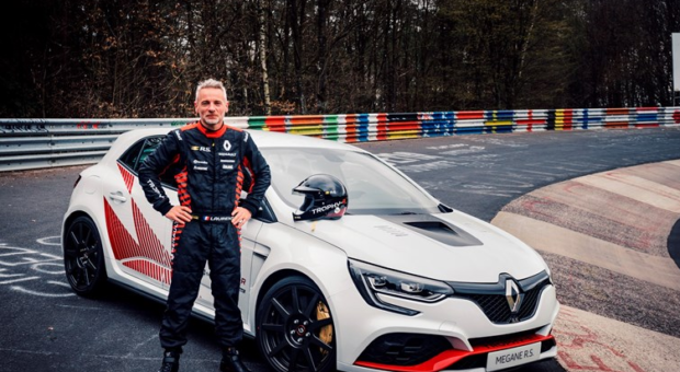 New MEGANE R.S TROPHY-R: record at the Nürburgring for the best-performing model ever marketed by Renault