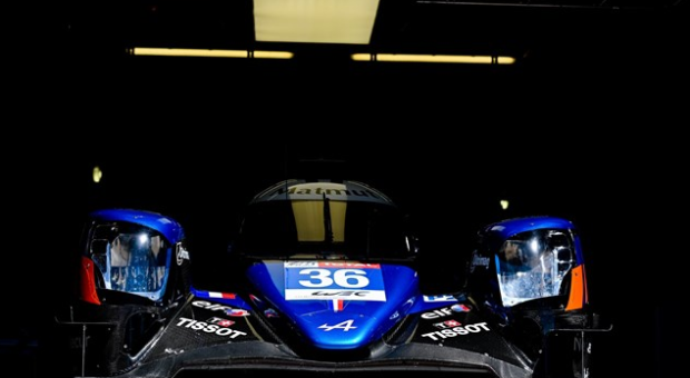 André Negrão will remain with the team that will race under the name of Signatech Alpine Elf